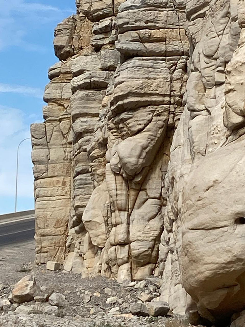 001 OMAN MOUNTAIN FACES